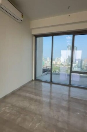 Room in 3 BHK Apartment at Piramal Mahalaxmi Central Tower, Mahalaxmi – for Rent