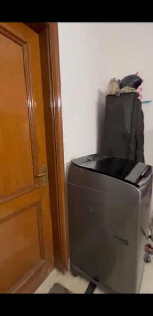 Furnished Amenities in 2 BHK Builder Floor at Lajpat Nagar 4 – for Rent