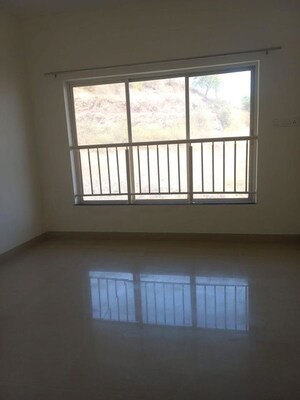 Room in 3 BHK Apartment at PRA The Lake District, Kondhwa – for Sale