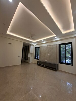 Room in 3 BHK Builder Floor at Sector 102 – for Sale