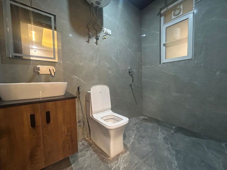Bathroom, hong-kong-bazaar 2 Bedroom 1620 Sq.Ft. Builder Floor In Sector 57 Gurgaon 10190388