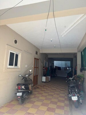 Parking in 6+ BHK Independent House at Kismatpur – for Sale