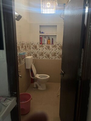 Bathroom in 6+ BHK Independent House at Kismatpur – for Sale