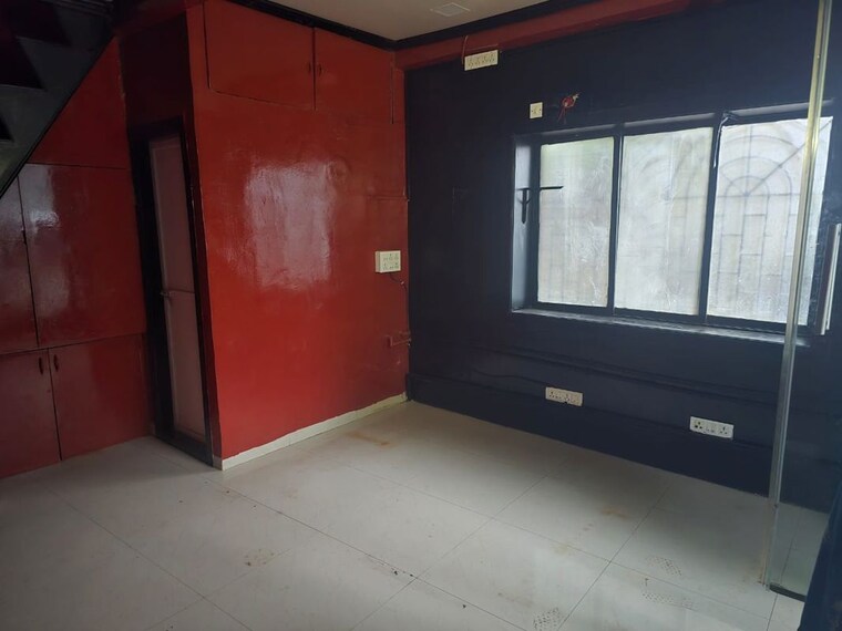 Room, bandra west Commercial Shop 500 Sq.Ft. In Bandra West Mumbai 10190414