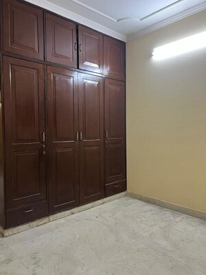 Room in 2 BHK Builder Floor at Ansal Royale Casa, Sector 55 – for Rent