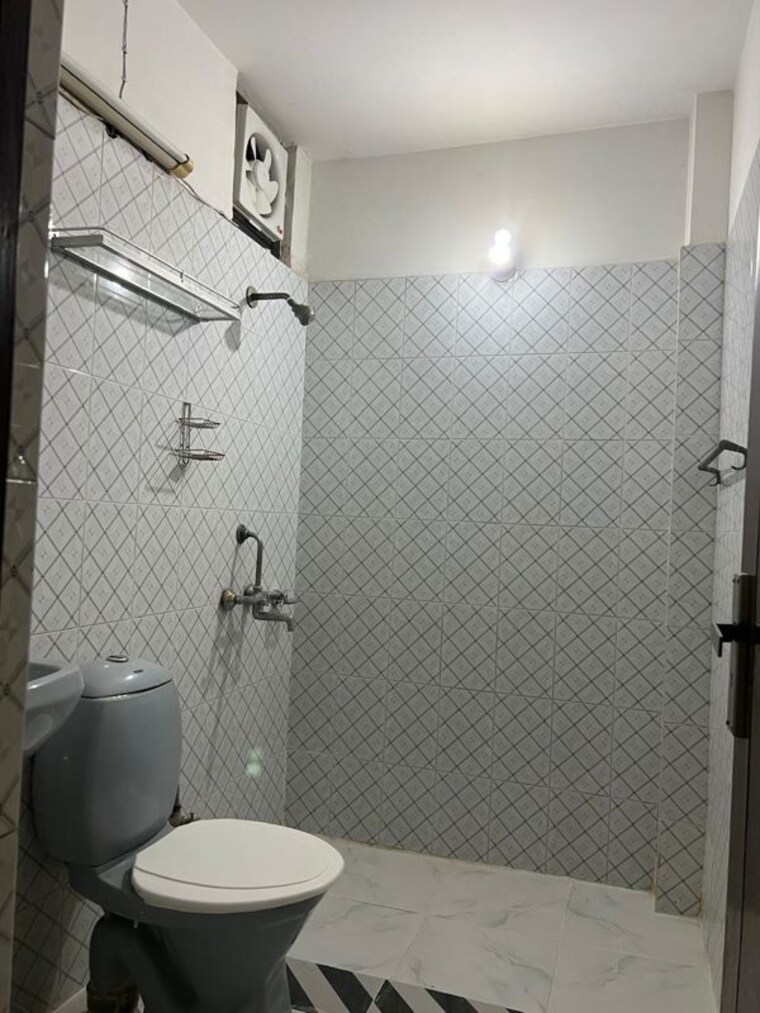 Bathroom, ansal-royale-casa 2 Bedroom 1800 Sq.Ft. Builder Floor In Sector 55 Gurgaon 10190416