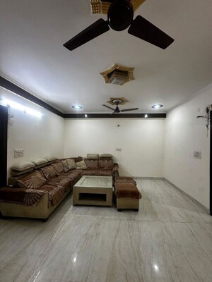 Living Room in 3 BHK Builder Floor at Ardee City, Sector 52 – for Rent