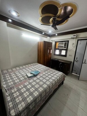 Bedroom in 3 BHK Builder Floor at Ardee City, Sector 52 – for Rent