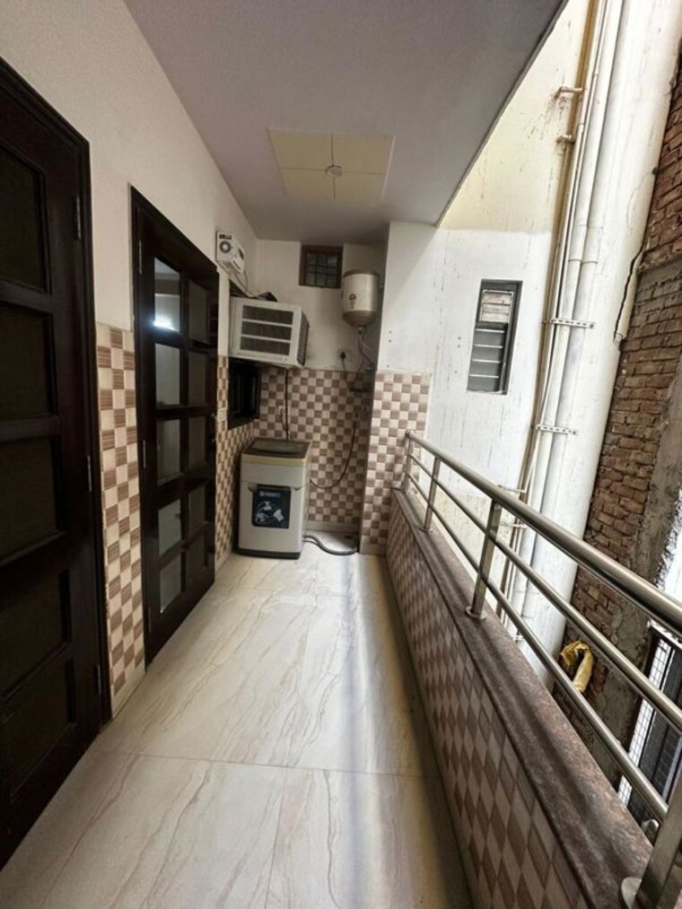 Balcony, ardee-city 3 Bedroom 163 Sq.Yd. Builder Floor In Sector 52 Gurgaon 10190431
