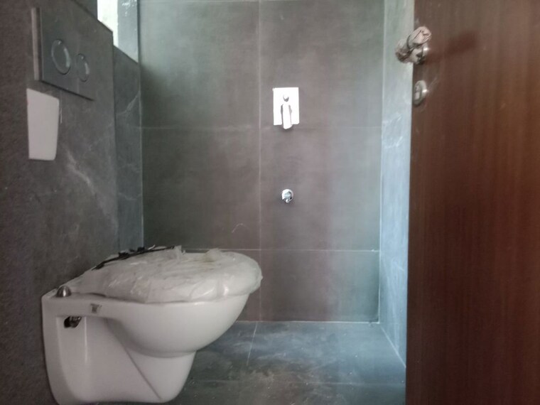 Bathroom, natwar nagar 1 Bedroom 450 Sq.Ft. Apartment In Natwar Nagar Mumbai 10190402