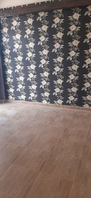 Room in 3 BHK Apartment at Auric City Homes, Sector 82 – for Sale