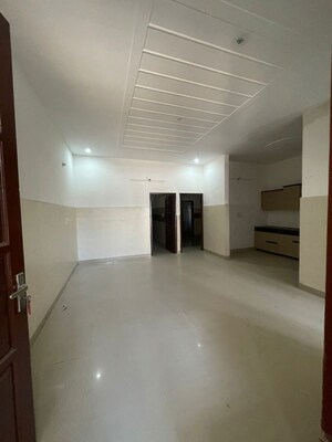 Room in 3 BHK Apartment at Kharar Road – for Sale