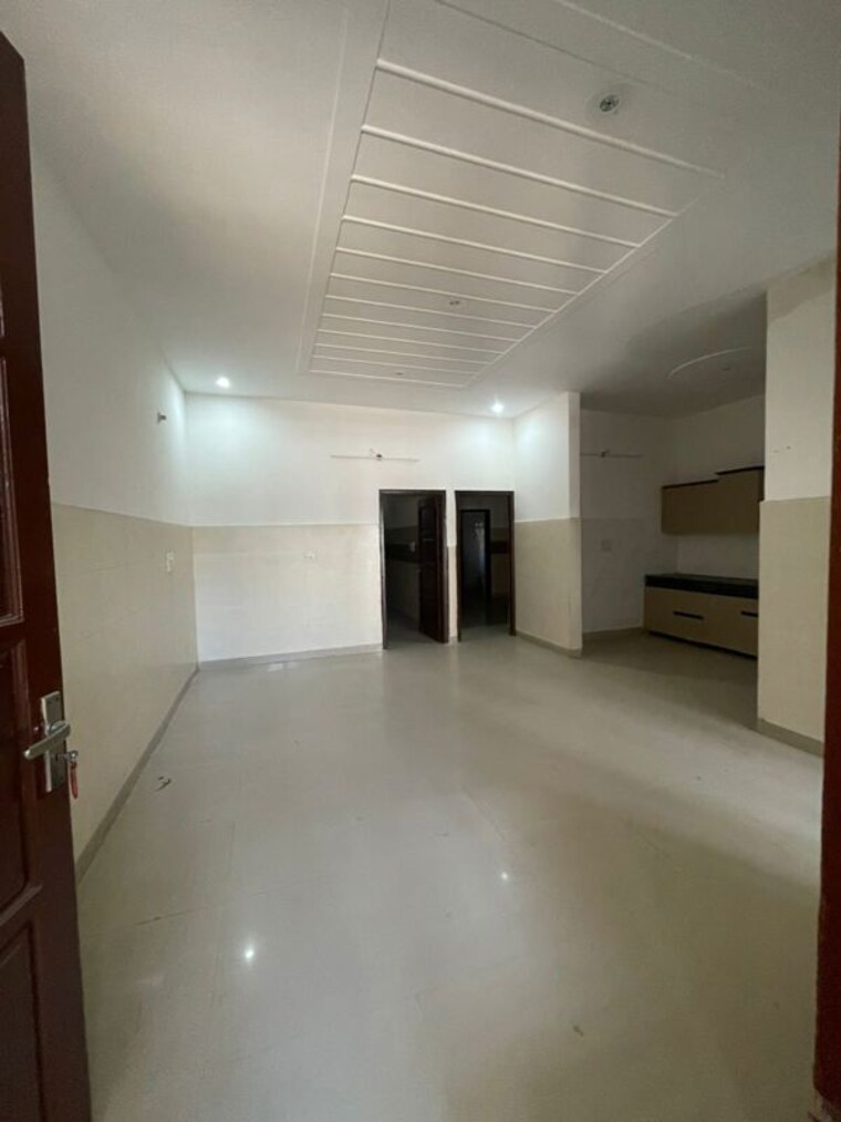 Room, kharar road 3 Bedroom 1775 Sq.Ft. Apartment In Kharar Road Mohali 10015929