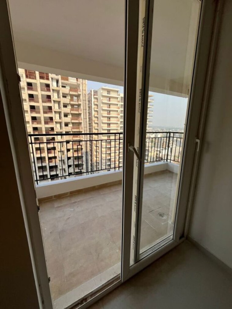 Room, kharar road 3 Bedroom 1775 Sq.Ft. Apartment In Kharar Road Mohali 10015929
