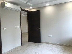 Room in 4 BHK Builder Floor at Kailash Hills – for Rent