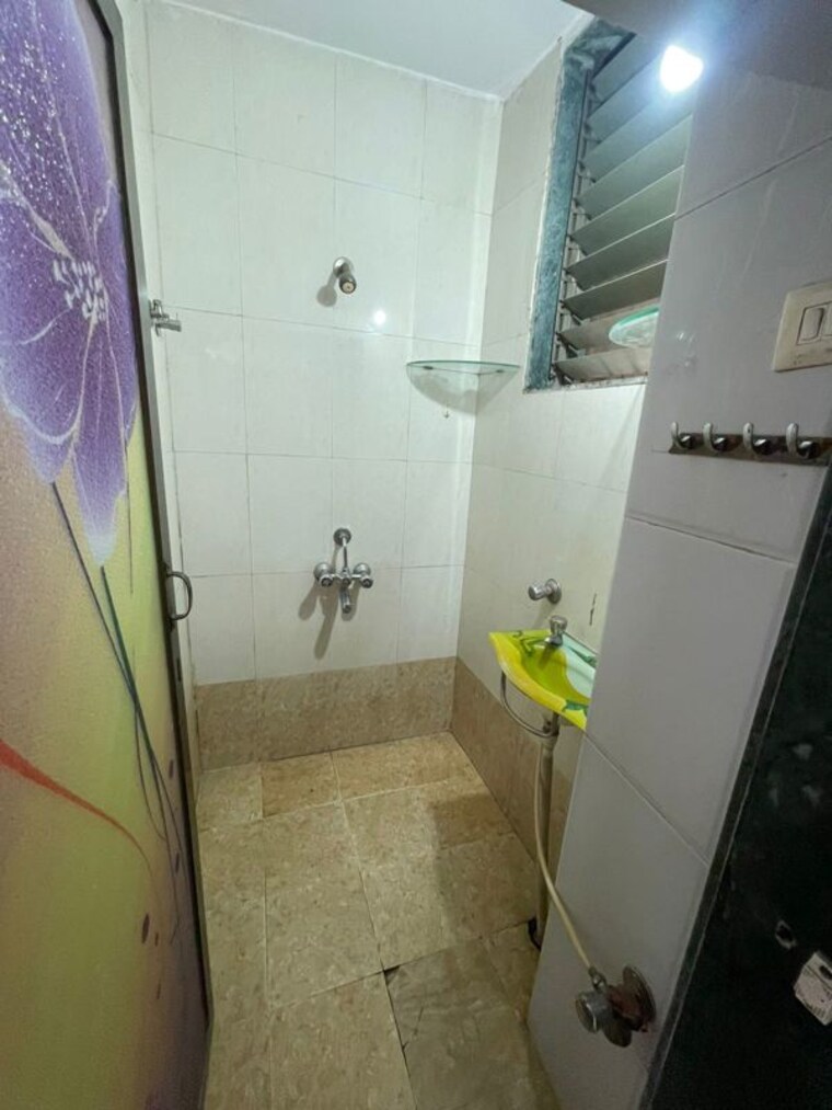 Bathroom, maruti-tower Commercial Shop 546 Sq.Ft. In Cbd Belapur Sector 11 Navi Mumbai 10169550
