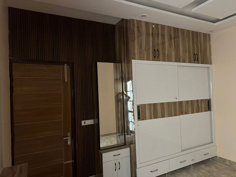 Room, ludhiana chandigarh hwy 3 Bedroom 80 Sq.Yd. Villa In LudhianA Chandigarh Hwy Mohali 10190477