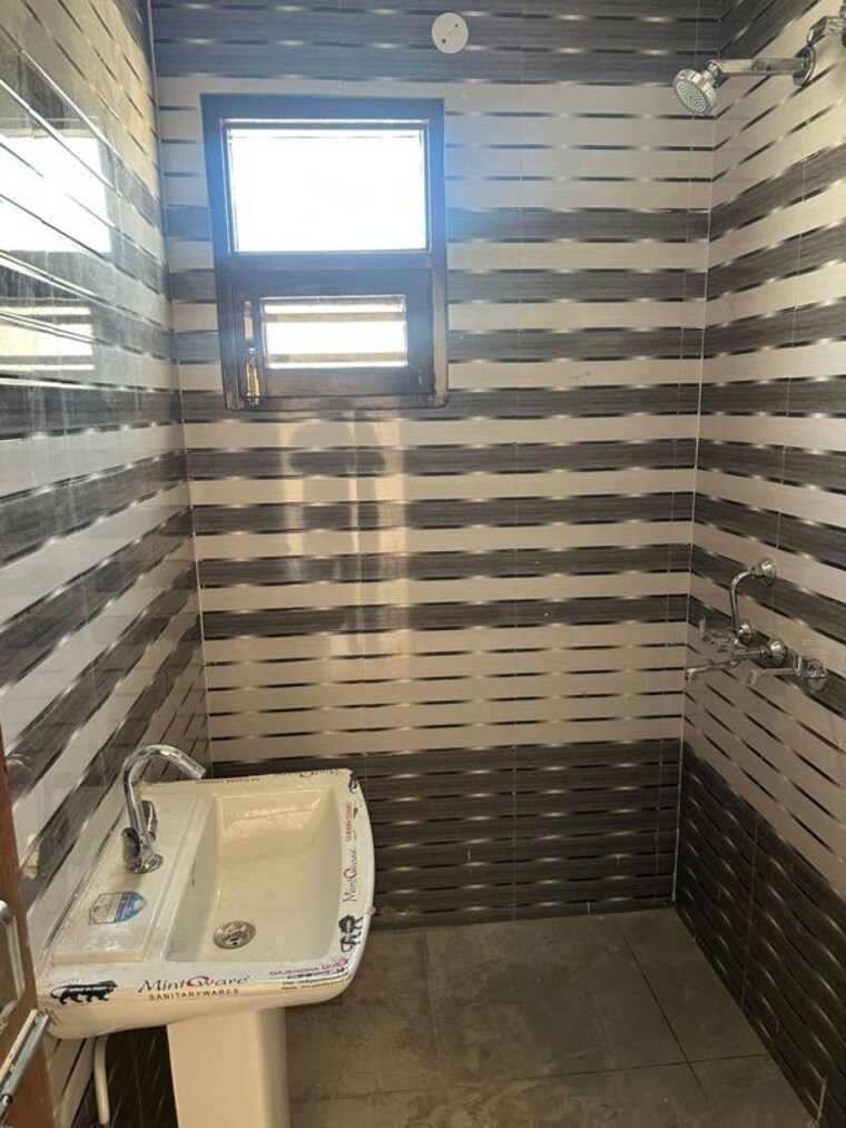 Attached Bathroom, ludhiana chandigarh hwy 3 Bedroom 80 Sq.Yd. Villa In LudhianA Chandigarh Hwy Mohali 10190477