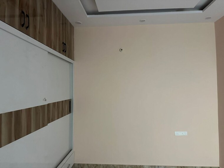 Room, ludhiana chandigarh hwy 3 Bedroom 80 Sq.Yd. Villa In LudhianA Chandigarh Hwy Mohali 10190477