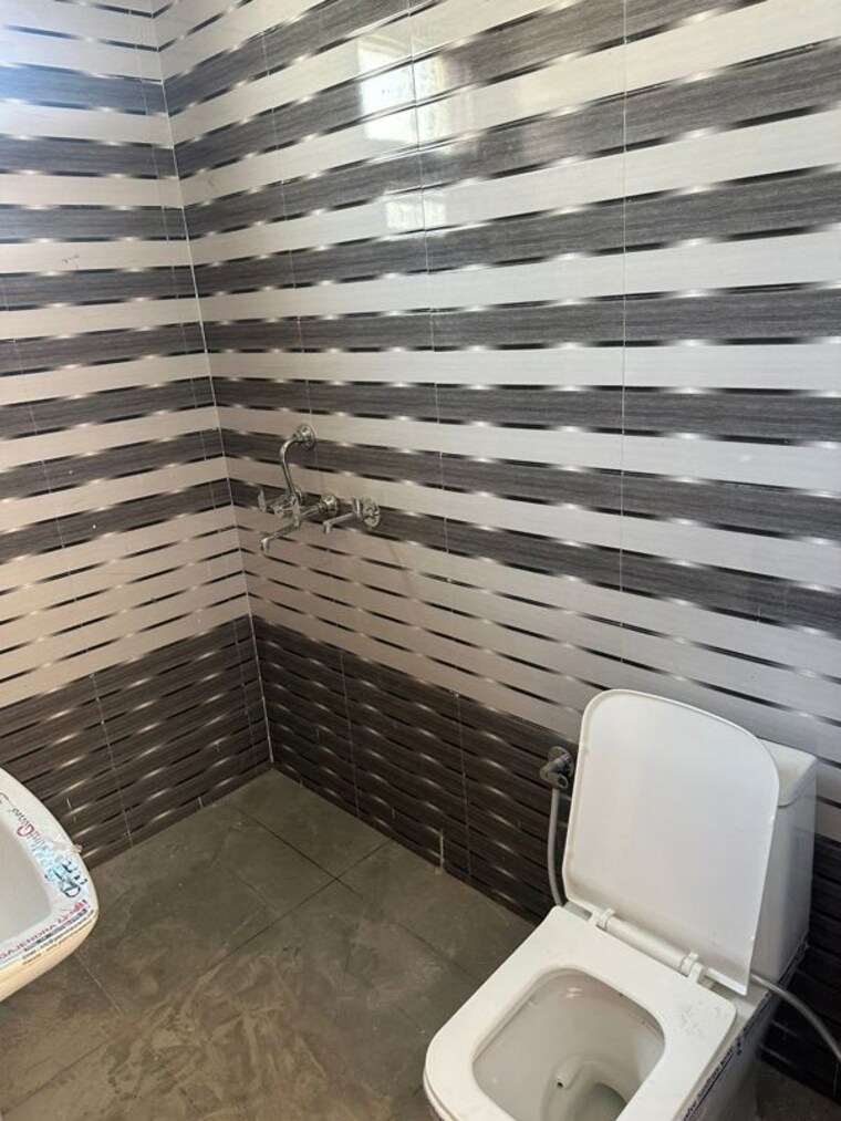 Bathroom, ludhiana chandigarh hwy 3 Bedroom 80 Sq.Yd. Villa In LudhianA Chandigarh Hwy Mohali 10190477