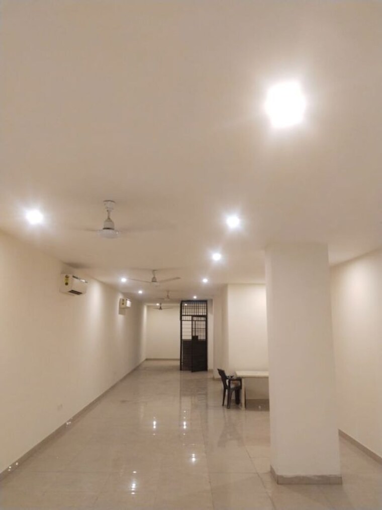 Floor Plan, greater kailash ii Commercial Office Space 300 Sq.Yd. In Greater Kailash ii Delhi 10190499