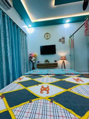 Bedroom in Studio Apartment at Gaur City Center, Sector 4 Greater Noida – for Rent
