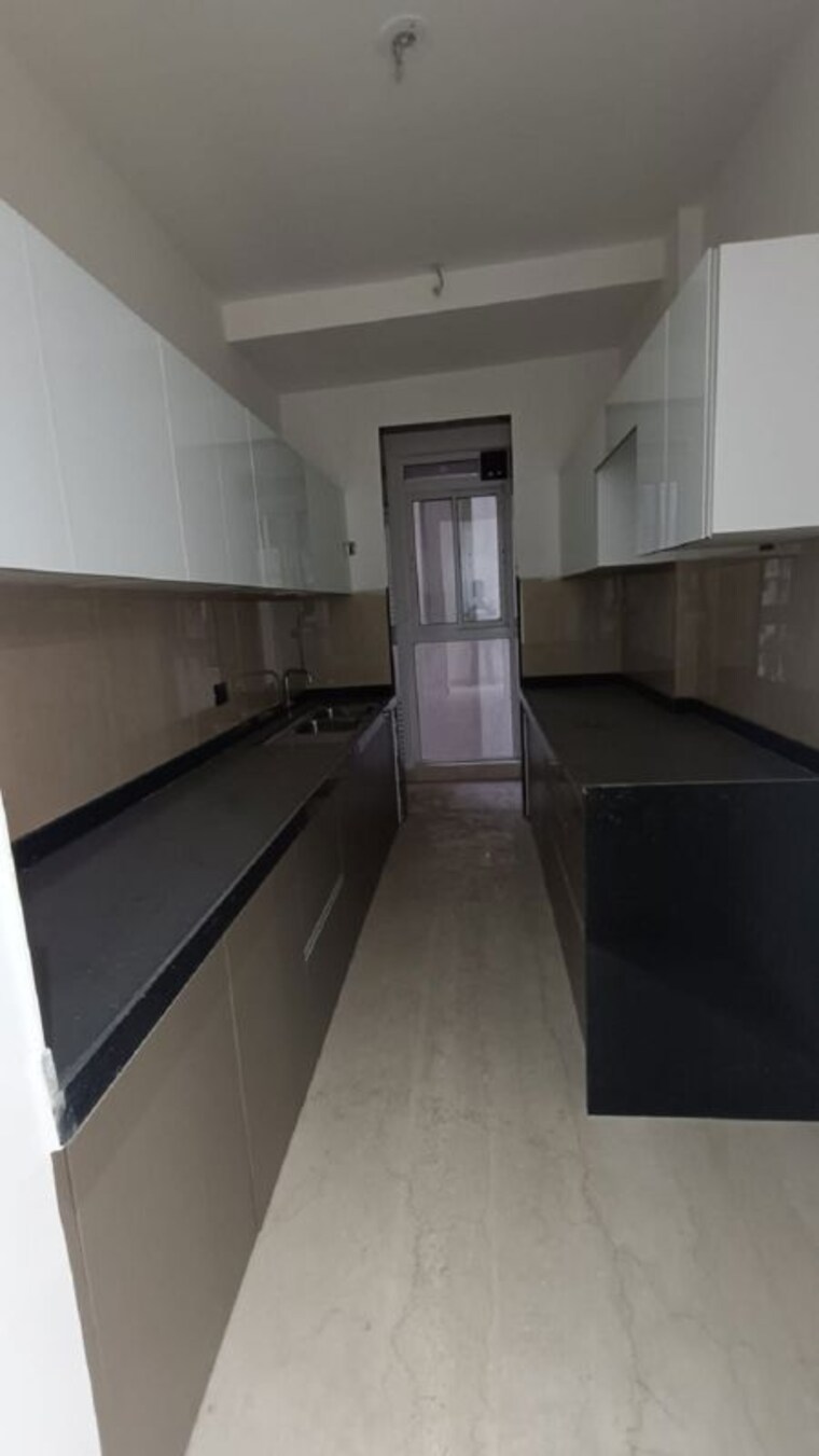 Kitchen, khar west 2 Bedroom 750 Sq.Ft. Apartment In Khar West Mumbai 10190485