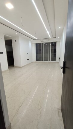 2 BHK + Pooja Room Apartment For Rent in Khar West