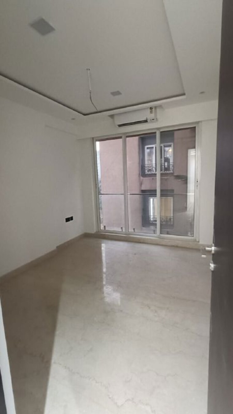 Room, khar west 2 Bedroom 750 Sq.Ft. Apartment In Khar West Mumbai 10190485