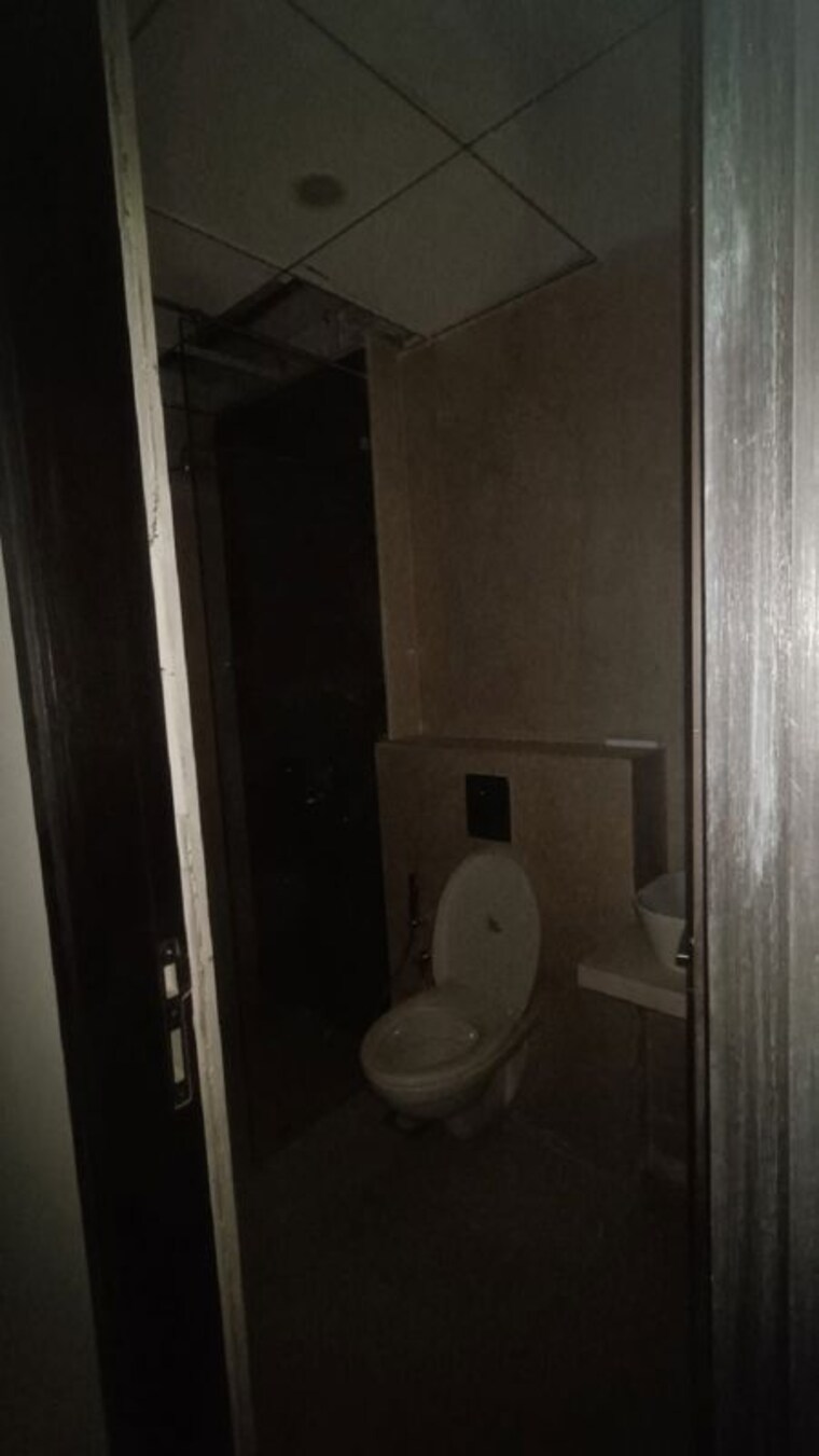 Bathroom, khar west 2 Bedroom 750 Sq.Ft. Apartment In Khar West Mumbai 10190485