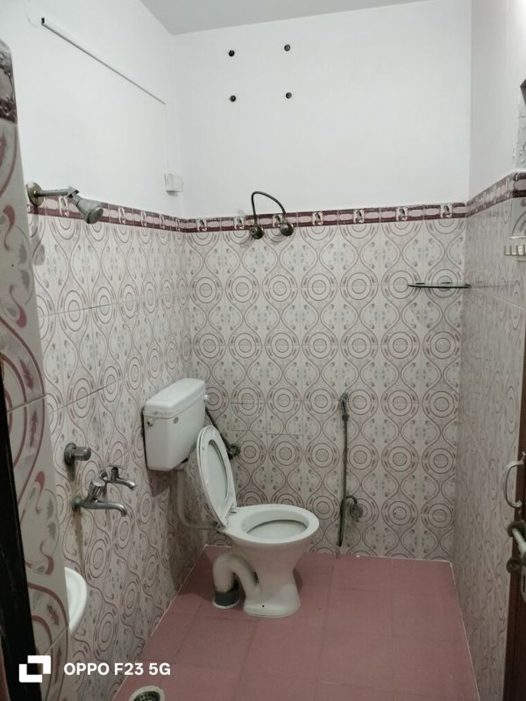 Bathroom, gomti nagar 2 Bedroom 1250 Sq.Ft. Builder Floor In Gomti Nagar Lucknow 10190532