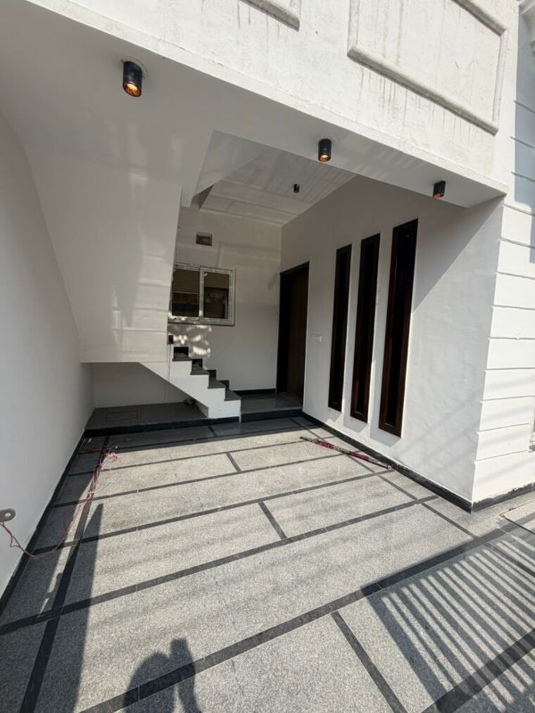  Parking, sector 125 4 Bedroom 120 Sq.Yd. Independent House In Sector 125 Mohali 10190533