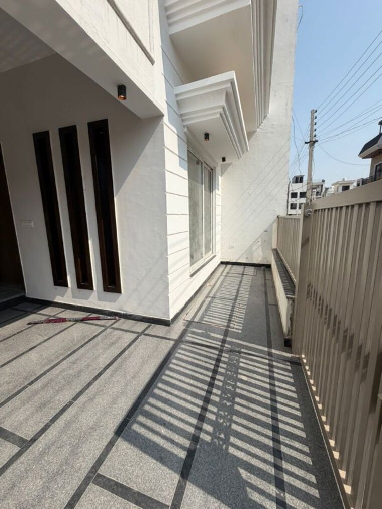  Parking, sector 125 4 Bedroom 120 Sq.Yd. Independent House In Sector 125 Mohali 10190533