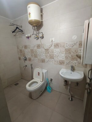 Bathroom in 1 RK Builder Floor at Pragati Hills, Sector 47 – for Rent