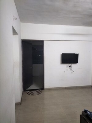 Room in 2 BHK Apartment at Wadgaon Sheri – for Rent