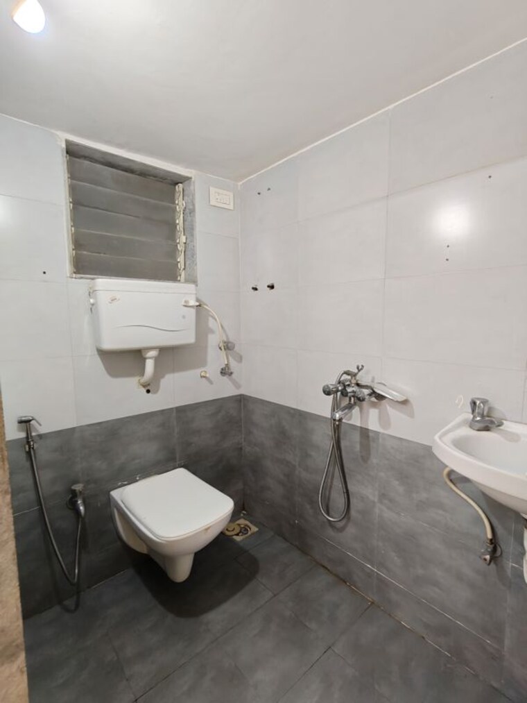 Bathroom, seven-apna-ghar-phase-2-plot-a 1 Bedroom 557 Sq.Ft. Apartment In Mira Road Thane 10190620