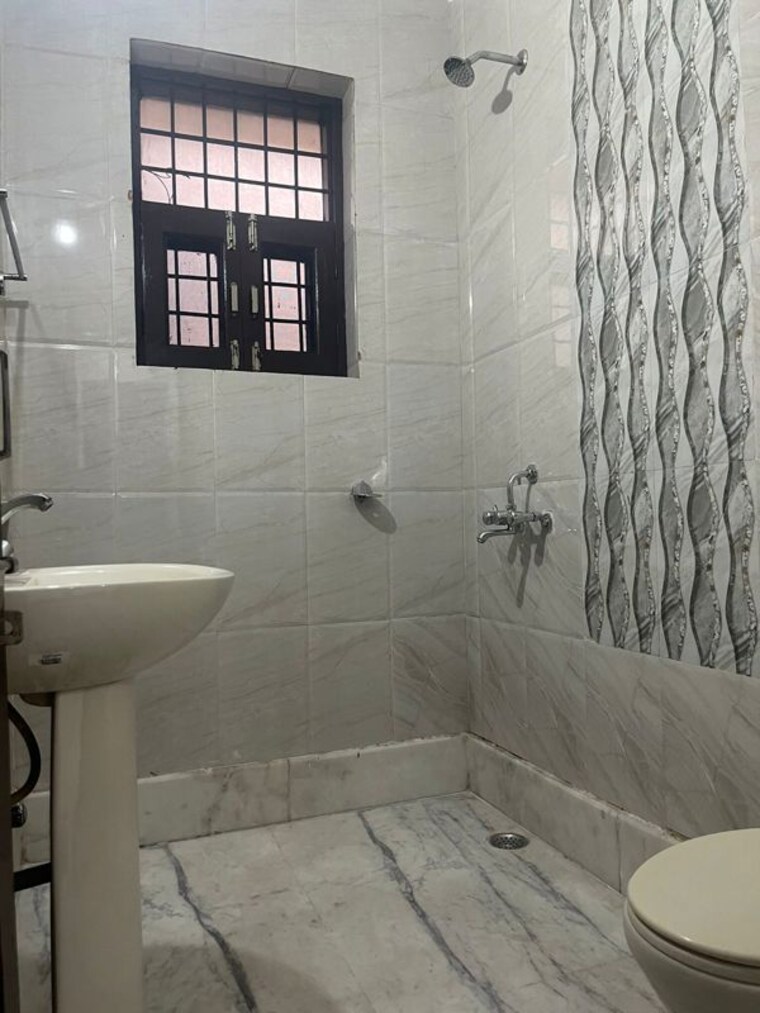 Bathroom, kohli-one-malibu-town 1 RK 600 Sq.Ft. Builder Floor In Sector 47 Gurgaon 10190623