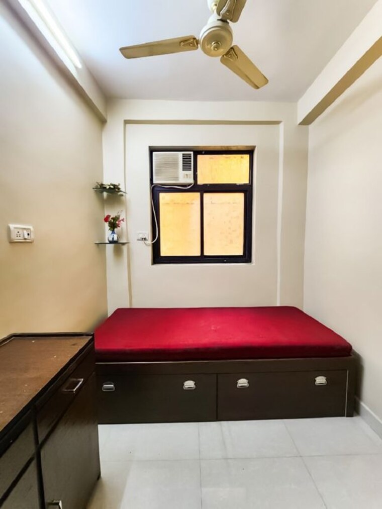 Room, bandra west 2 Bedroom 700 Sq.Ft. Apartment In Bandra West Mumbai 10190616