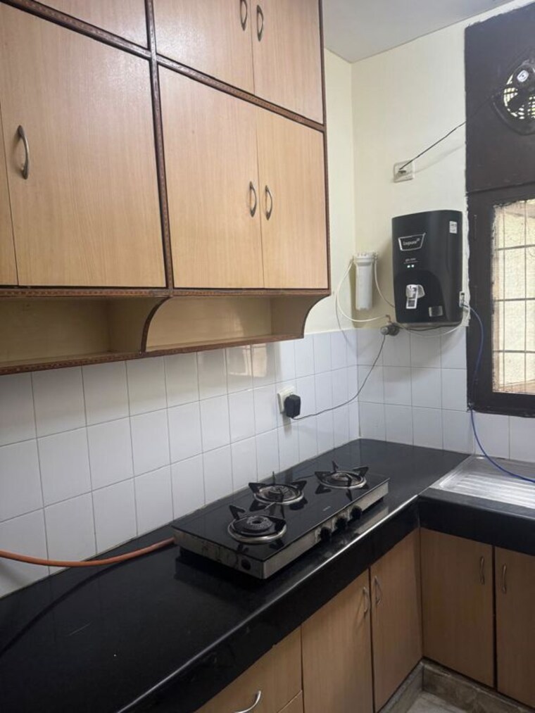 Kitchen, kohli-one-malibu-town 1 RK 600 Sq.Ft. Builder Floor In Sector 47 Gurgaon 10190636