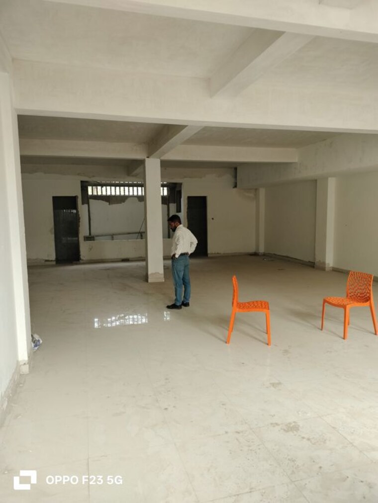  Parking, gomti nagar Commercial Office Space 2200 Sq.Ft. In Gomti Nagar Lucknow 10190668