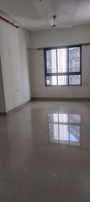 Room in 2 BHK Apartment at Godrej Central, Chembur – for Rent