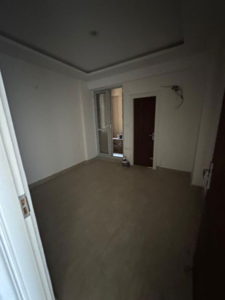 Room, sector 21d 3 Bedroom 350 Sq.Yd. Builder Floor In Sector 21d Faridabad 10190686