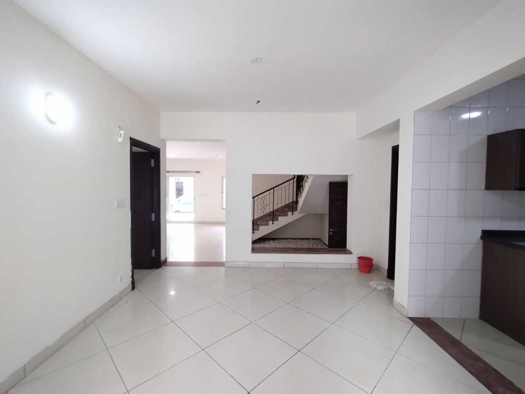 5 BHK + Pooja Room,Servant Room Villa For Rent in Sobha Adamus