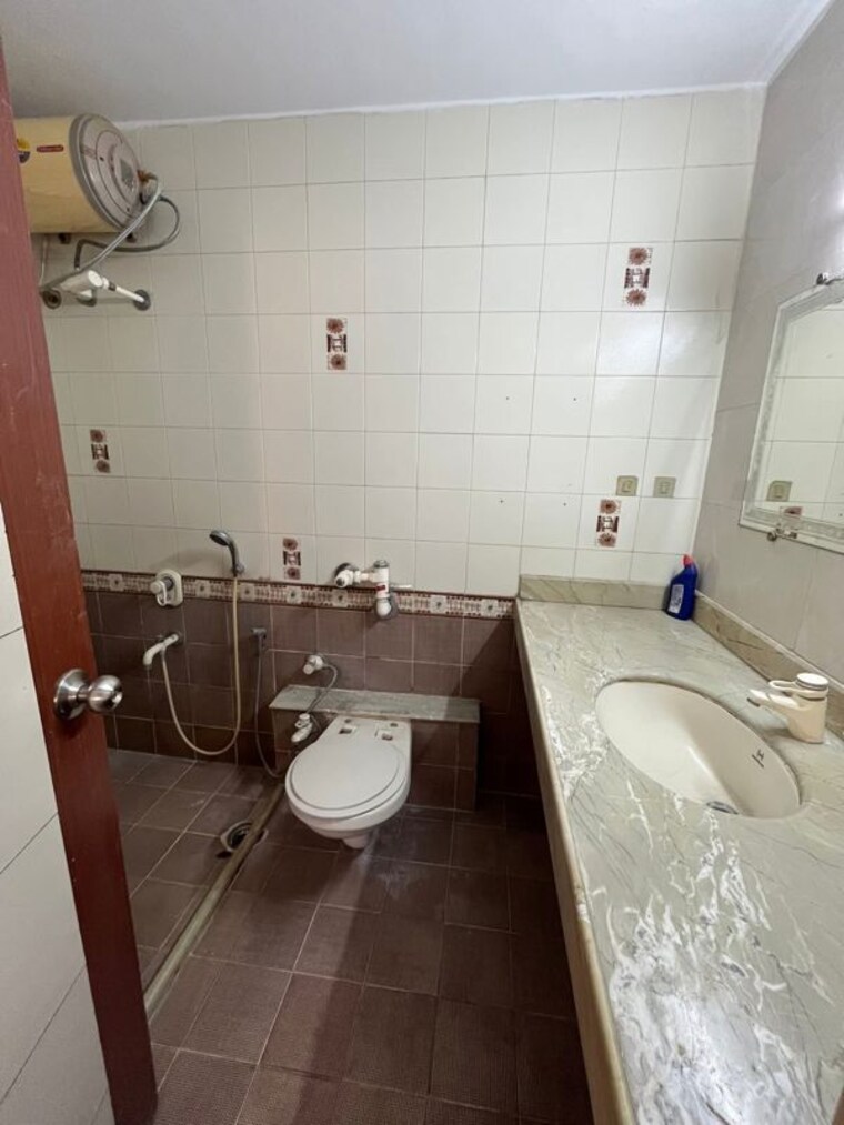 Bathroom, green-valley-chs 3 Bedroom 1600 Sq.Ft. Apartment In Wanwadi Pune 10190820