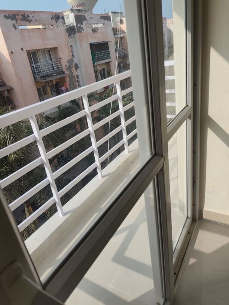 Balcony, bptp-park-floors-ii 2 Bedroom 831 Sq.Ft. Apartment In Sector 76 Faridabad 10190839