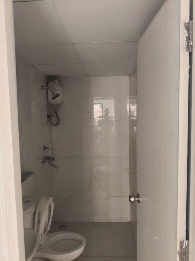 Bathroom, runwal-gardens-phase-i 2 Bedroom 920 Sq.Ft. Apartment In Dombivli East Thane 10190848