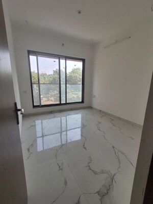 Room in 3 BHK Apartment at Mangesh Darshan Apartment, Santacruz West – for Rent