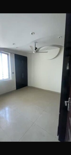 Room in 2 BHK Apartment at Stellar Mi Citihomes, Omicron Iii Greater Noida – for Rent