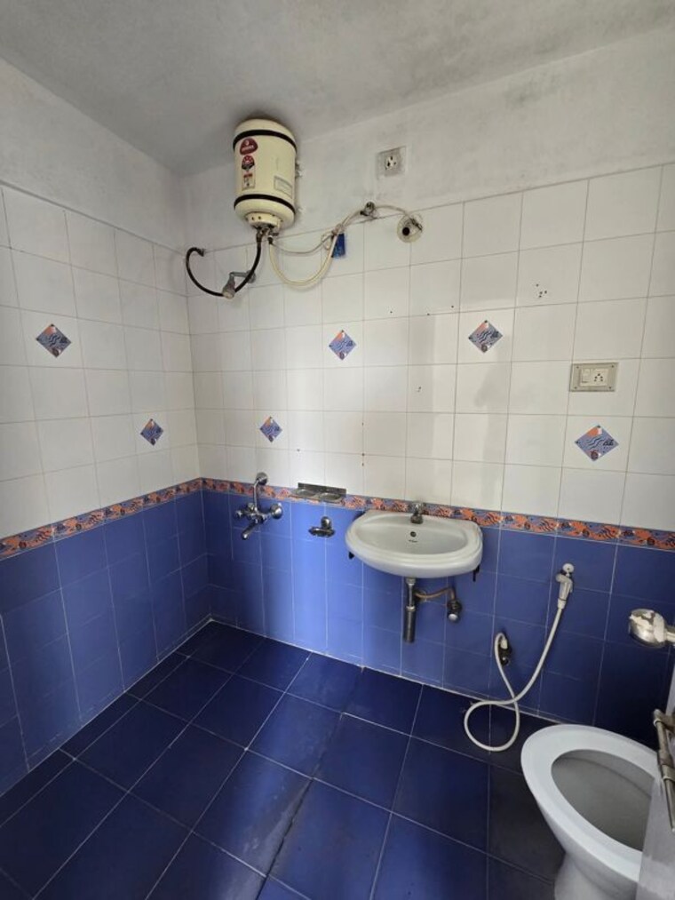 Bathroom, bramha-majestic 3 Bedroom 1465 Sq.Ft. Apartment In Kondhwa Pune 10190866