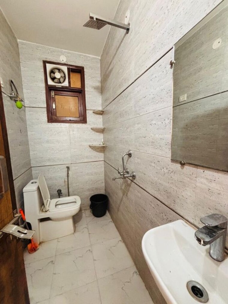 Bathroom, saket 1 Bedroom 650 Sq.Ft. Apartment In Saket Delhi 10190874